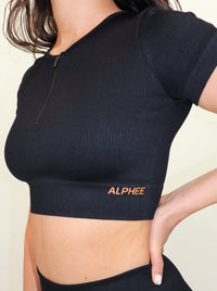 The Ribbed 1/2 Zip Tee - Black